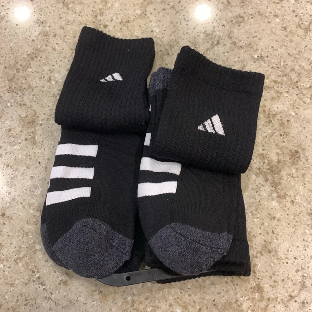 NWOT Youth Black/White Crew Socks - Pack of 5 - Size Medium
